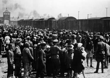 258 3. HOLOKAUSZT KÁRPÁTALJÁN (1939 1944) Kárpátaljáról deportált zsidók az auschwitzi rámpán, 1944. május AZ UNGI KÖZIGAZGATÁSI KIRENDELTSÉG ÉS UNG VÁRMEGYE GETTÓI Az itt élő zsidókat 1944.