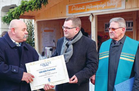 győri hírek 9 Egész adventben vár a jótékonysági faház Fotók: O. Jakócs Péter Ahogy az már évek óta lenni szokott, az adventi vásárral együtt a jótékonysági faház is várja a segíteni vágyókat.