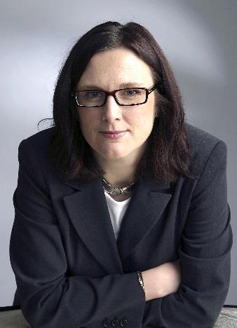 Navracsics Tibor Elżbieta Bieńkowska Cecilia Malmström 1968-ban született. Irodalomtudományból szerzett doktori oklevelet. 1999-ben került be először a parlamentbe.