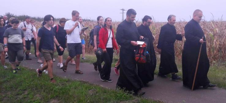 A mennyei Atya kegyelméből a legjobb feltételek között figyelhettünk önmagunkra, s egész közösségünkre.