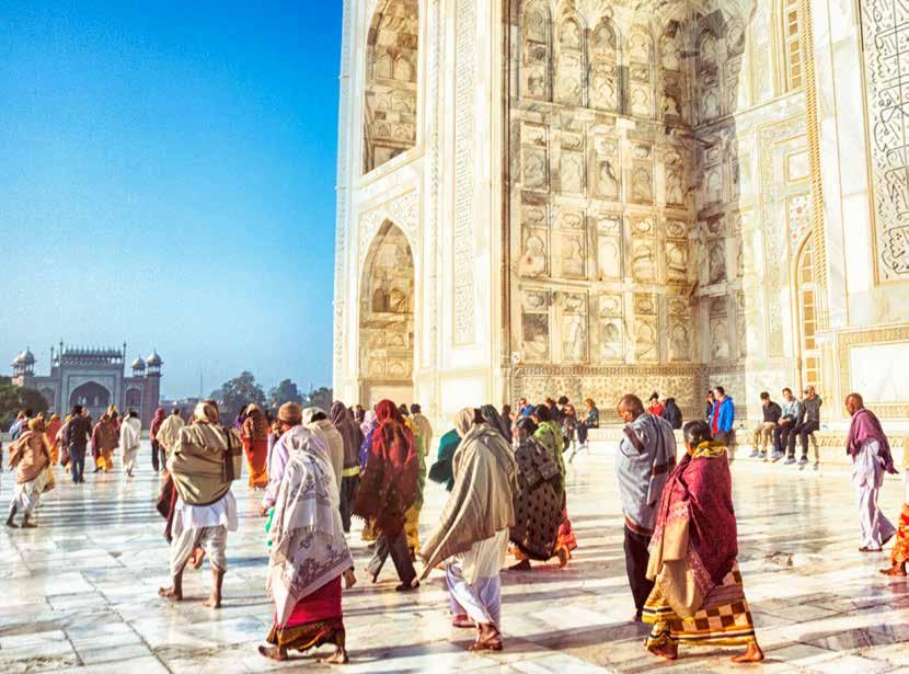 Indiai aranyháromszög Kultúra és látnivaló Csoportos körutazás Magyar Idegenvezető Chowk bazárjainak felfedezése riksákkal. Szállás Delhiben. ABHANERI DELHI AGRA 3.
