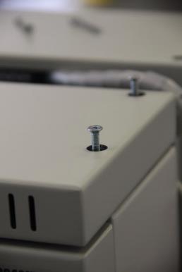 KeySafe Lock dugós kulcsszekrények telepítése, beüzemelése Elhelyezés, rögzítés A KeySafe kulcsszekrények alapértelmezetten falra szerelhető