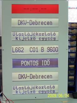 olvasási távolság, rálátási térszög, a kijelző kontrasztja a környezeti fényerőt is figyelembe véve,