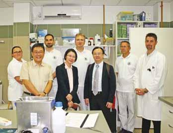 volt a Chung Shan Medical University három oktatója: Prof. Chun-Cheng Chen, Dr. I-Ting Wu és Dr. Hsiang Kao. Tajvani vendégeink Dr. Hegedűs Csaba tanszékvezető egyetemi tanár, Dr.