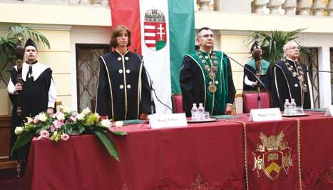 FOK DIPLOMAOSZTÓ ÜNNEPSÉG 2018. A Szenátus és a Fogorvostudományi Kar Tanácsa Dr. Bágyi Kinga oktatási dékánhelyettes, Dr. Pinér Ákos oktatási rektorhelyettes és Dr.