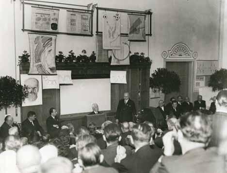 A Stomatologiai Klinika ünnepélyes megnyitása a Szemészeti Klinika tantermében, 1940.