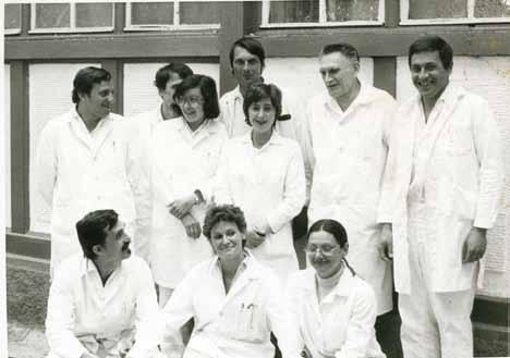 According to the descriptions, the dental technicians laboratory was very up-todate thanks to Professor Csilléry s connections as he bought the most up-to-date equipment and tools of Krupp's works at