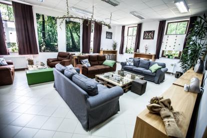 +385 (0) 98 1816 490 Lovačka kuća / Vadászház / Hunter's hut Repić Tina Ujevića b.b., Slatina Tel: +385 (0) 99 6060 645 Bussines club Vladimi Nazora 41, Slatina Tel: +385 (0) 98 9917 294 Zdravo budi d.