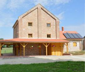 hu Gostinjska kuća Andora / Andora Vendégház / Guesthouse Andora 7775 Magyarbóly, Kossuth utca 4 Tel: +36 (06) 30 411 0819 info@andoravendeghaz.