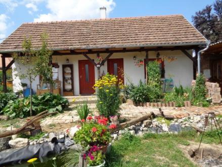 Gostinjska kuća Egyke / Egyke Vendégház / Egyke Guesthouse 7960 Drávasztára, Kossuth Lajos utca 14 Tel: +36 (06) 30 815 2656; +36 (06) 30 462 5152 egykevendeghaz@gmail.com http://egykevendeghaz.