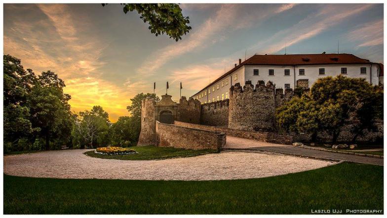 Foto: Laszlo Ujj Dvorac Siklós - Povijesna iskustva između zidina dvorca Siklósi Vár - Történelmi élmények a várfalak között Castle of Siklós - Historical experiences between the castle walls H-7800
