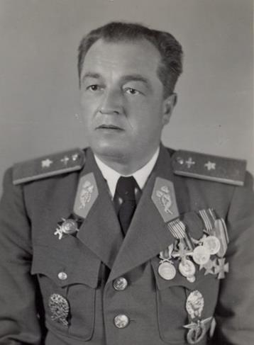 ) Jan Reindl vezérőrnagy Forrás :