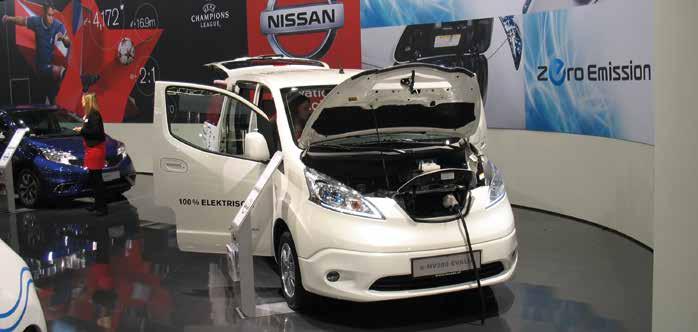 lettek az elsők. Az autó benzines hibrid, összteljesítménye 1000 LE, a benzinmotor V8-as, 3,7 literes szívómotor.