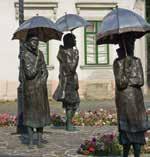 3. Városháza 6. Harrer Pál szobra Harrer Pál (1829-1914) Óbuda első, és a városegyesítés miatt rövid ideig hivatalban lévő polgármestere volt 1872-73-ban.