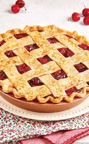 CSERESZNYÉS SÜTEMÉNY CSERESZNYÉS SÜTEMÉNY 6 fő részére 2 kész omlós tészta 425 g cseresznyés sütemény töltet 1 felvert tojás, ecsetelésre Nádcukor, körítéshez 1.