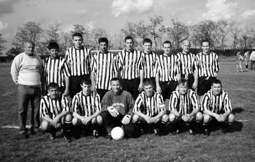 2007. Csapod 5 A sportegyesület: Csapod SC Az alapítás éve: 1999. A csapat színe: zöld-fekete Elnök: Kocsis László Szakosztályvezető: Németh Tibor A csapat a megyei III.