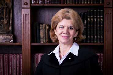 DR. TÁNCZOS RITA a Kúria Közigazgatási-Munkaügyi Kollégiumának bírája Ahhoz, hogy valaki jó bíró legyen, több fontos tulajdonsággal kell rendelkeznie.