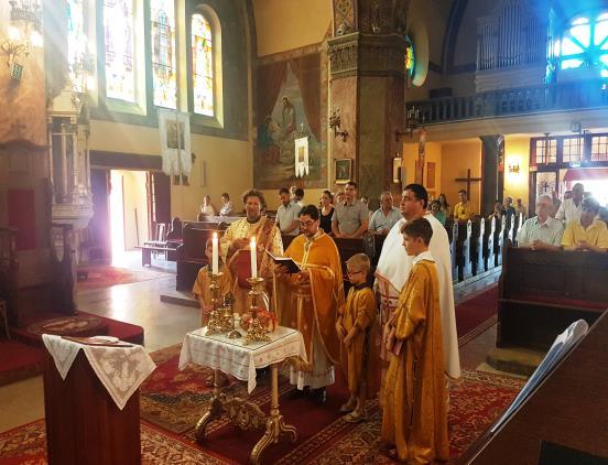 megköszönve mennyei Atyánk gondoskodását, amelyekből az ünnepi Szent Liturgiák végén közösen fogyaszthattunk.