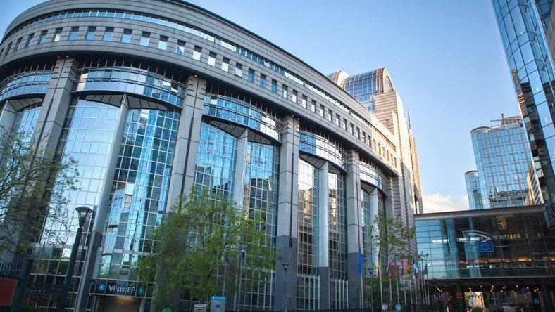 EP Pest Committee jelentés (2018.dec.6.) (EP még nem szavazott róla) EU szintű PPP engedélyezést nem javasolja Létszámnövelés kell a hatóságoknál!