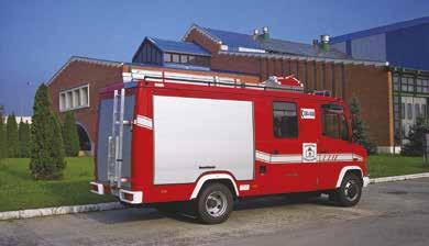tömlődob pisztoly sugárcsővel TLF 1000 light fire engine Pump: Foam mixer: Water tank: Foam tank: Control: Engine: Power: Gross