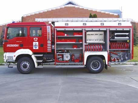 16 4x4 6 HEROS Rosenbauer NH30 Rosenbauer FIX-MIX 4 000 liter 400 liter manuális MB OM 364 LA 4 hengeres