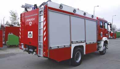liter/perc 10 bar db elektromos visszacsévélésű 60 m hosszú tömlődob pisztoly sugárcsővel TLF 4000 heavy fire
