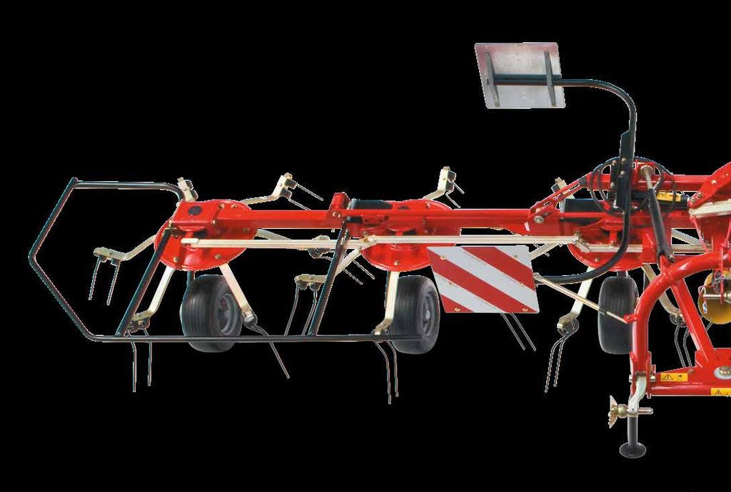 MF TD SOROZAT www.masseyferguson.com 04 Massey Ferguson TD sorozatú rendterítők Ha a széna szárításáról van szó, az anyatermészetnél senki nem dolgozik hatékonyabban.