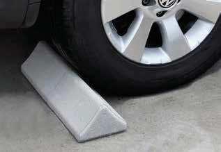 Autó-Stop beépítése nagyobb biztonság a beparkolásnál Hosszúság x szélesség 25 x 14,8 cm Magasság 10 cm Autóütközőkő Súly/db 4,7 kg