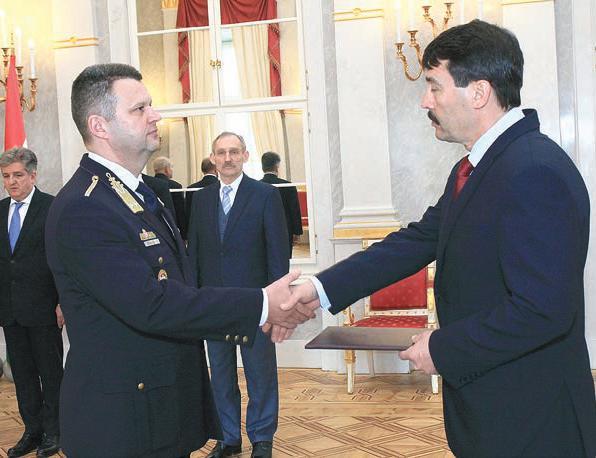 altábornagy, országos parancsnok miniszteri és országos parancsnoki jutalmakat adott át a kiemelkedő teljesítményt Március 11.