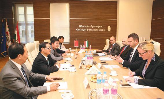 Kínai delegáció járt a BvOP-n A Kínai Népköztársaság Csianghszi tartomány igazságügyi minisztériumának képviselői ellátogattak a Büntetés-végrehajtás Országos Parancsnokságára.
