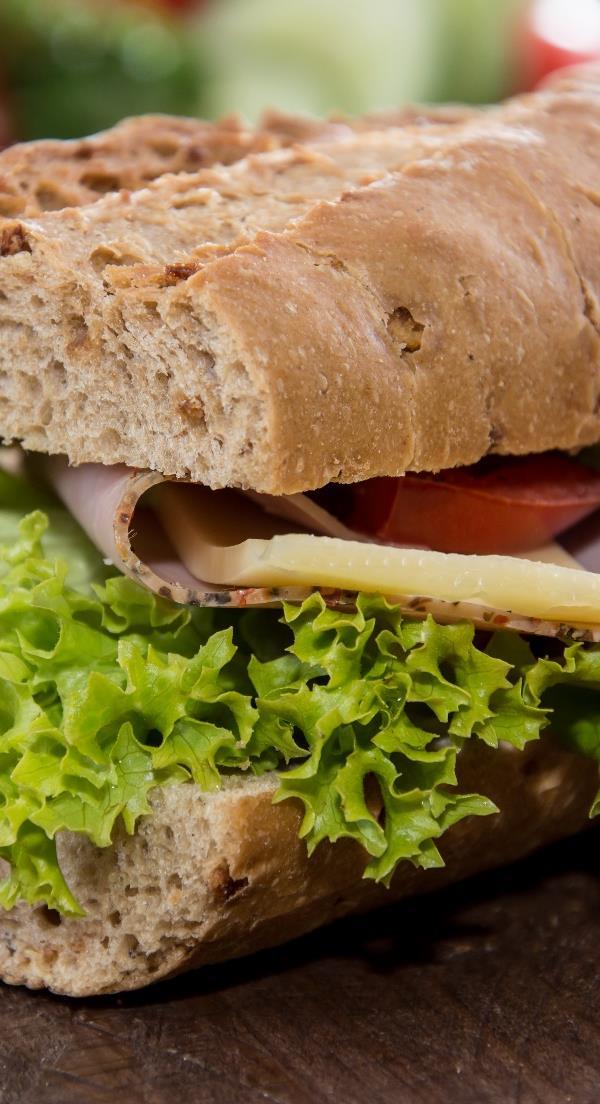 Sonkás szendvics 2,5 szelet Ceres Vollkorn szénhidrát csökkentett toast kenyér 25 g vajkrém (4 kis