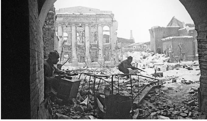 1942 au 2 c hwevrer 1943 David Olère est un peintre et sculpteur juif