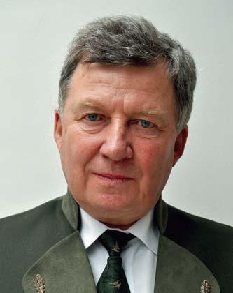Decrett József emlékérmet kapott ÁBRAHÁM GÁBOR erdésztechnikus LEMPEL ISTVÁN erdésztechnikus PRINCZES JÓZSEF erdésztechnikus 1971-ben, frissen végzett erdésztechnikusként kezdte szakmai pályafutását