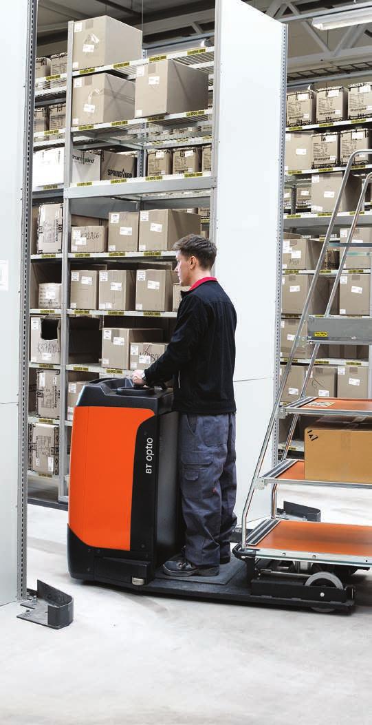 Gyors és könnyű akkumulátorcsere Kormányzott meghajtókerék, PIN kódos beléptetés Vezérlés és kijelző műszerek 180 + PIN kódos hozzáférés Automatikus lassítás Biztosági