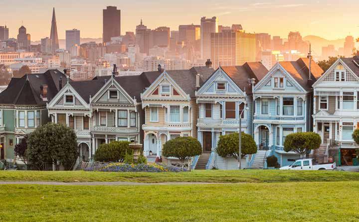 A San Franciscó-i Alamo tér elegáns viktoriánus épületeit pasztellszínük miatt nevezik a festett hölgyeknek (Painted Ladies) is. központ az Államokban.