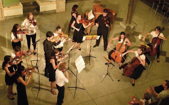 KONCERTEK CONCERTS A KERESZT / The Cross Augusztus 2. péntek, 20:00 Zsinagóga Friday, 2 August, 8 p.m. Synagogue HU EN A koncert a keresztre feszített Krisztus utolsó óráit és halálát idézi meg.