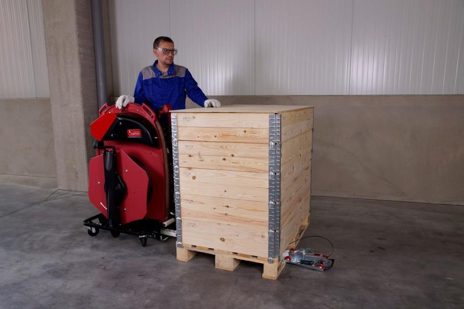 6.7 Pántolás 1. Lépés Helyezze a gépet a csomagolandó árútól 30 cm távolságra Fig.