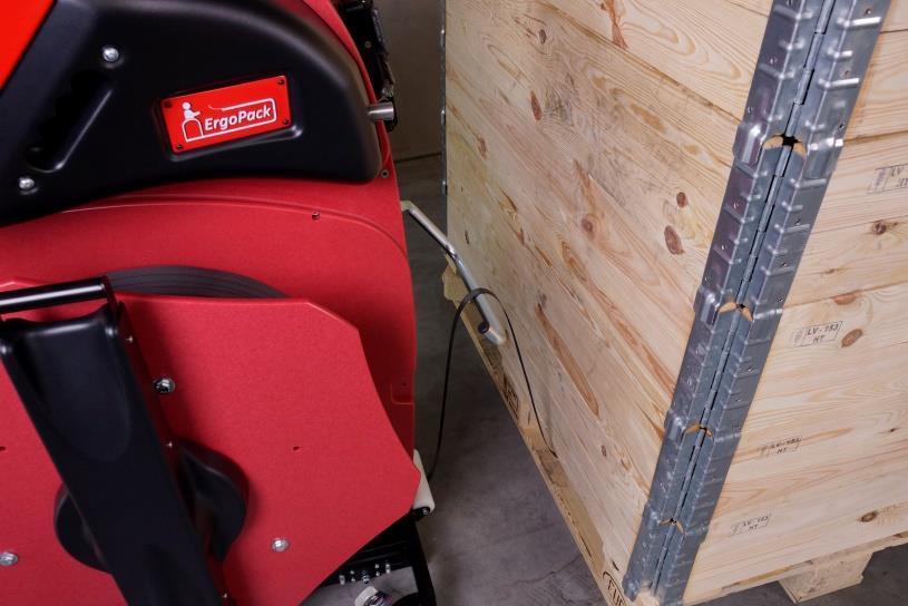 4 Lépés Amikor a szalag vezető kocsi ismét a gépben van, akkor automatikusan felemeli a pánt emelő kart.