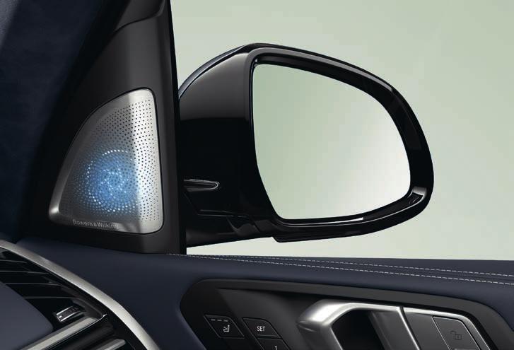 HiFi hangsugárzórendszer harman/kardon 688 168 900 ZFC felszereléssel együtt 0 16 db hangszóróval és digitális erősítővel, 9 csatornával. Teljesítmény: 464 W.