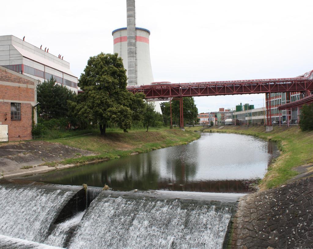 ALPIQ Zlini (Csehország) erőművében biomassza adagolórendszer létesítése Meglévő széntüzelésű kazán mellé 1000 m3-es