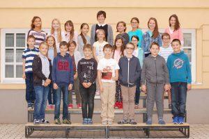 Osztálynévsor: Bacsi Róbert, Berta Lilla, Csákány Ernő Levente, Csató Annamária, Csirmaz Jázmin, Fajta Barbara, Farkas Napsugár, Ferenczi Sára, Gáspár Laura, Gáspár Laura Zoé, Herczeg Endre Zoltán,