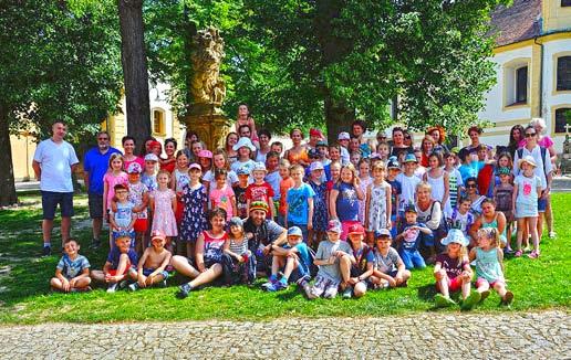 ročník XXII. (XXIX.) číslo 7 strana 7 zprávy z knihovny kniha pro tento měsíc Účastníci výpravy.