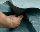 5 6 7 8 9 10 11 12 NL D Hoeken 5 hoeken vouwen tot een puntzak 6 hoeken niet knippen maar vouwen 7 hoeken plat op de dakrand vouwen Hemelwaterafvoer 1/7 Plaats de EPDM folie op het dakvlak volgens de