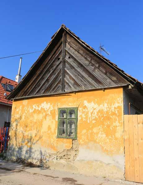 3. ÖRÖKSÉGÜNK Vereb legrégebbi épületei A legrégebbi (körülbelül száz éves) épületek közül, a település egyetlen, eredeti formájában fennmaradt
