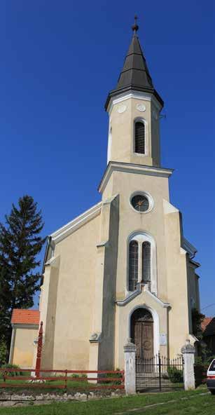Az alapkőben Loyolai Szent Ignác, Xavéri Szent Ferenc, Nepomuki Szent János, Szent Donát, és húsz további szent ereklyéjét helyezték el.