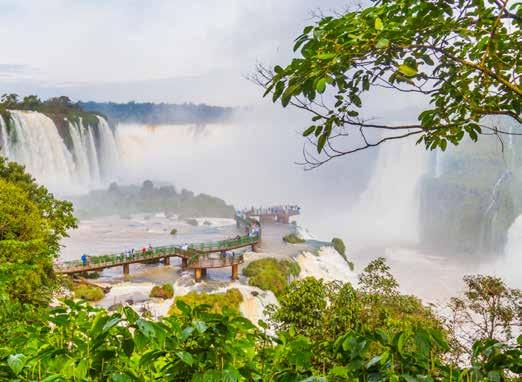 se. A show a brazil táncokat mutatja be az afrikai gyökerektől, a szamba, a capoeira, a forro látványos elemeivel ismerkedhetnek a résztvevők. Szállás Rio de Janeiró-ban.