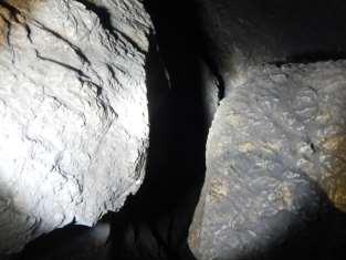 A térségben ugyanis a karsztvidék legalább 100 kisebb-nagyobb barlangot rejt.