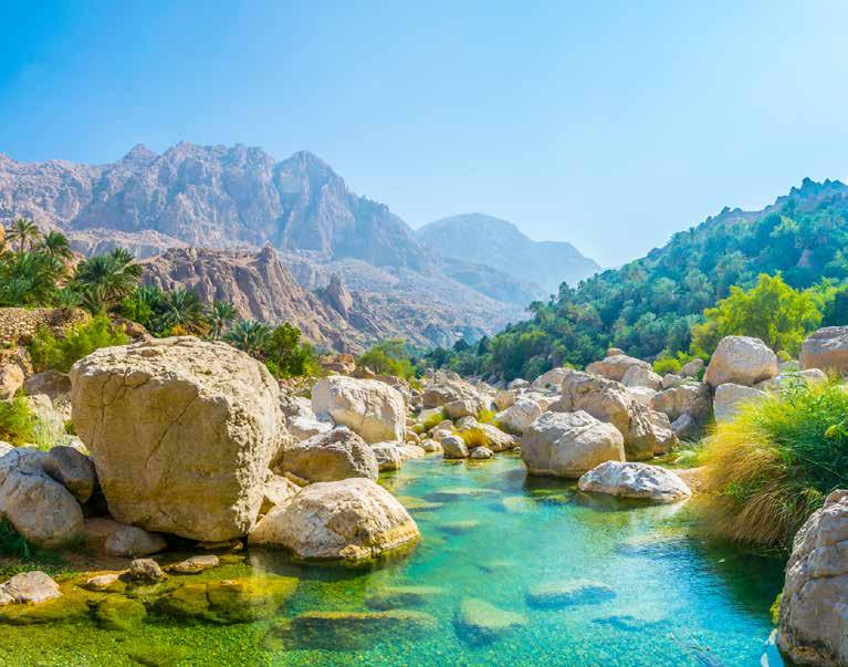 Wadi Tiwi a Bimah víznyelő különleges természeti látványosságához.