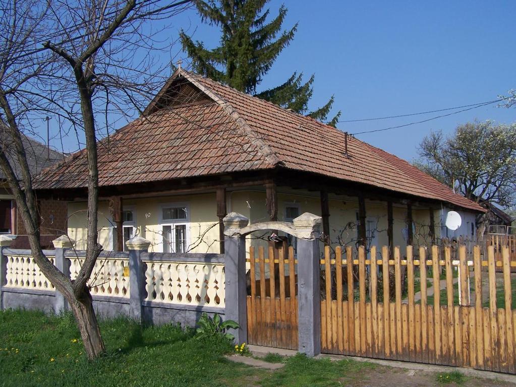 13. Lakóház HERNÁDNÉMETI, Petőfi S. u. 72.