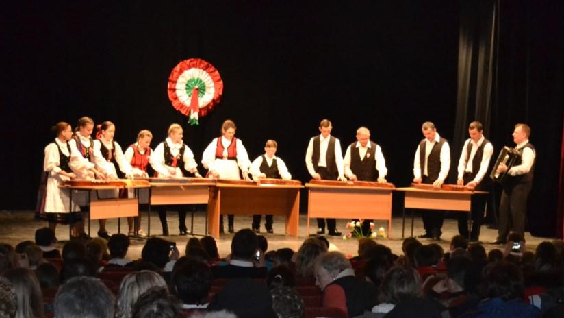 12 ANYAKÖNYV Születés Balázs Hanna Balázs Bence Laczkó Dóra- Martina Vitán Ismail Nagy Patrik Portik Kristóf Borbély-Bartis Sára Ivácson-Barát Zalán Nász Ferencz Andor és Gál Szidónia-Ibolya Gyász